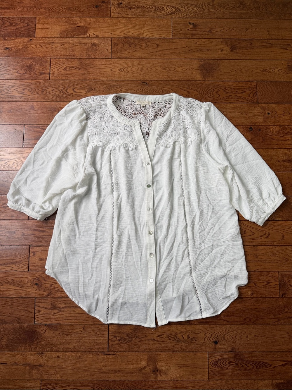 fig and flower White Lace Yoke Button-Down Top